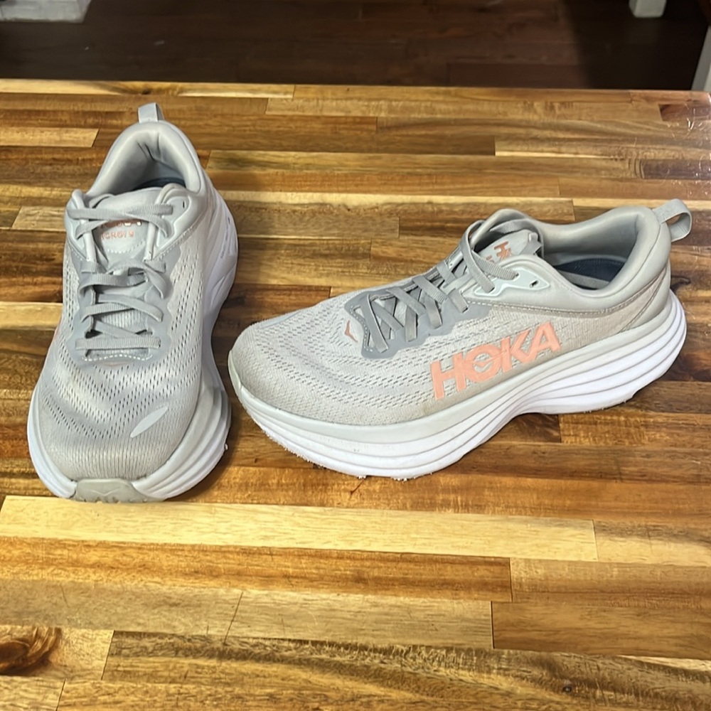 Hoka Bondi 8 Women’s size 9